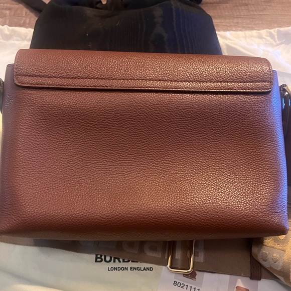 Burberry Note Bag - Picture 5 of 10